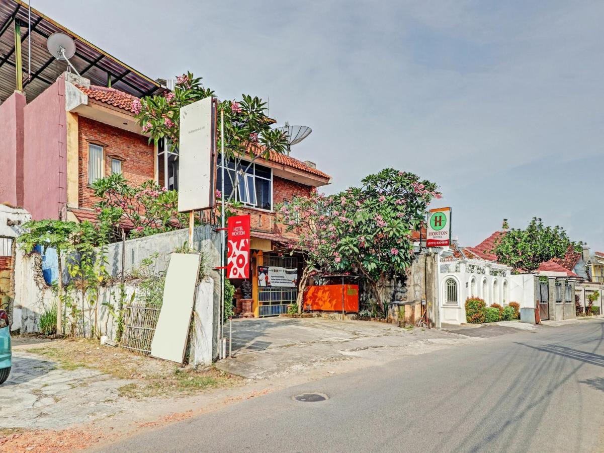 Oyo 90408 Hotel Horton Cirebon Exterior foto